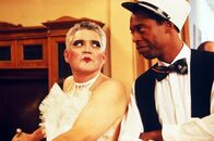 Police Academy VII - Mission in Moskau – Der Undercover-Einsatz von Captain Harris (G. W. Bailey, l.) und Sergeant Jones (Michael Winslow, r.) geht voll daneben ...