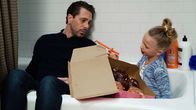 Life in Pieces – Süsse Spionin: Thomas Sadoski als Matt, Giselle Eisenberg als Sophia Hughes