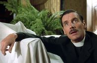 Der Missionar – Der britische Missionar Charles Fortescue (Michael Palin) weiß so manches Mal nicht, wie ihm geschieht.