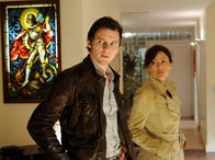 Tatort – Sebastian Bootz (Felix Klare) und Staatsanwältin Álvarez (Caroline Vera) stellen fest, dass der Familienvater zwar am Tatort war, aber wieder verschwunden ist.