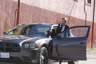 Lucifer – Als der Mann, der Chloes (Lauren German) Vater getötet haben soll, ermordet wird, tauchen plötzlich neue Hinweise auf, die vermuten lassen, dass dem Mann die Tat damals angehängt wurde ...