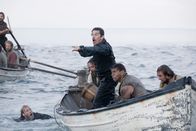 Moby Dick – Starbuck (Ethan Hawke) und die Mannschaft folgen Captain Ahab in den gefährlichen Kampf.