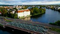Die schönsten Berliner Inselparadiese – Spannende Stadt- und amüsante Kiezgeschichten. Von der Fischerinsel bis nach Friedrichshagen, vom Gendarmenmarkt ins Märchenviertel. Bunte Kieze und quirliges Leben sowie idyllische Orte am Stadtrand. Teil 3 unserer Serie führt in den Ostteil der Stadt. - Blick auf Köpenick.