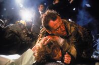 Stirb langsam – John McClane (Bruce Willis, r.)