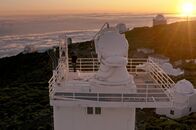 Die Sonne – Das Sonnenteleskop am Observatorio del Roque de los Muchachos auf der Kanareninsel La Palma ist ein nahezu magischer Ort zur Erforschung der Sonne.