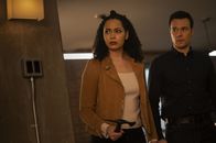 Charmed – Macy Vaughn (Madeleine Mantock, l.); Harry Greenwood (Rupert Evans, r.)