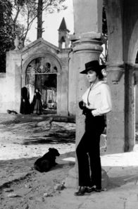 Bravados – Josefa Velarde (Joan Collins) hatte mit Jim Douglass vor Jahren in New Orleans ein Verhältnis, bevor er dann eine andere heiratete.