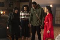Charmed – (v.l.n.r.) Mel Vera (Melonie Diaz); Macy Vaughn (Madeleine Mantock); Galvin Burdette (Ser'Darius Blain); Maggie Vera (Sarah Jeffery)