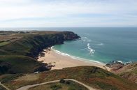 Die Inseln der Queen – Jeder Fels, jedes Sandkorn unterhalb der Hochwassergrenze gehört der Queen, wie auch Plemont Beach