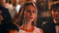 Almania – Wo bleibt der Heiratsantrag? Das sollte doch Lisa-Britts (Sina Tkotsch) großer Abend werden?