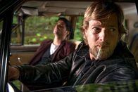 Der letzte Bulle – On left: Andreas Kringge (Maximilian Grill) and on right Michael "Mick" Brisgau (Henning Baum).