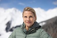 Bergwelten – Kristina Sprenger beim Schneeschuhwandern während ServusTV´s Tirol Winterfilm in Innervillgraten, Tirol, Österreich am 12.03.2024