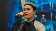 Stardust Hotel – Endlich hat Eks (Tomomi Themann) einen Auftritt, der beklatscht wird!