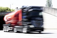 Servus Reportage – Auslaugende Arbeitszeiten, kaum Vereinbarkeit mit Familie und sozialem Umfeld, ständiger Zeitdruck, schlechtes Image. Immer mehr Firmen haben Probleme, Fahrer für Ihre LKW-Flotten zu bekommen. Schon heute fehlen laut Schätzungen in Österreich rund 8000 LKW-Fahrer.