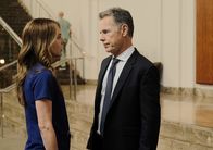 Atlanta Medical – Dr. Kit Voss (Jane Leeves, l.); Dr. Randolph Bell (Bruce Greenwood, r.)