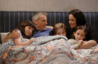 Man with a Plan – Eine ganz besondere Familie: Adam (Matt LeBlanc, 2.v.l.) mit seiner Frau Andi (Liza Snyder, 2.v.r.), seinen Kindern Kate (Grace Kaufman, l.), Teddy (Matthew McCann, M.) und Emme (Hala Finley, r.) ...