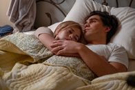 I Still Believe – Melissa (Britt Robertson, l.); Jeremy (K.J. Apa, r.)