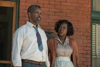 Fences – Troy Maxson (Denzel Washington, l.); Rose Maxson (Viola Davis, r.)