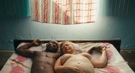 Paradies: Liebe – "Paradies: Liebe", An den Stränden Kenias kennt man sie als Sugarmamas: Europäische Frauen, denen junge schwarze Beachboys Liebesdienste bieten, um so ihren Lebensunterhalt zu finanzieren. Teresa, 50jährige Wienerin und Mutter einer pubertierenden Tochter, reist als Sextouristin in das Urlaubsparadies, um die Liebe zu finden. Sie wechselt von einem Beachboy zum nächsten, von einer Enttäuschung zur anderen. Die Liebe am Strand von Kenia ist ein Geschäft.