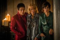 Zoolander No. 2 – Als eine grausame Mordserie die Welt der Promis erschüttert, sucht das pensionierte Model Valentina Valencia (Penélope Cruz, r.) die beiden einstigen Laufstegwunder Derek (Ben Stiller, l.) und Hansel (Owen Wilson, M.) auf und bittet sie um Unterstützung bei der Aufklärung ...