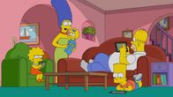 Die Simpsons – THE SIMPSONS: Marge implements a screen time limit for the whole family, all of whom easily adjust to the new lifestyle. However, Marge realizes that she is the one addicted Ð not her husband and children Ð in the ÒScreenlessÓ episode of THE SIMPSONS airing Sunday, March 8 (8:00-8:30 PM ET/PT) on FOX. THE SIMPSONS