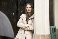 Community – Annie (Alison Brie) will Greendale aufmöbeln und die Pinnwand in der Cafeteria wieder aufstellen, stößt dabei aber auf einigen Widerstand ...