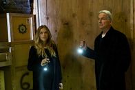 Navy CIS: L.A. – L-R: Bishop (Emily Wickersham) und Gibbs (Mark Harmon)