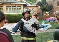 Chicago Fire – Chicago Fire Gewissheit - Your Day Is Coming Staffel 4, Episode 4 Er rettet einen Jungen: Taylor Kinney als Kelly Severide