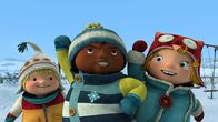 Snowsnaps' Winterspiele – Die Freunde feuern Kiki an.