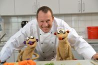 Unser Sandmännchen – Die Erdmännchen Jan und Henry machen sich auf die Suche nach einem Monster im Kühlschrank - doch ob sie auch eines finden werden?