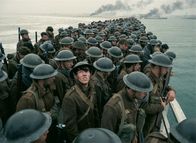 Dunkirk – "Dunkirk", Mai 1940. Die nordfranzösische Hafenstadt Dünkirchen ist von der Deutschen Wehrmacht eingekesselt worden. 400.000 Soldaten der Alliierten befinden sich auf den Stränden in aussichtsloser Lage. Der Ärmelkanal trennt sie von der rettenden Küste Englands. Das Meer zu überqueren, erscheint den Tod geweihten Truppen unmöglich. Die britische Marine startet eine beherzte Rettungsaktion. Unterstützt aus der Luft und verstärkt von zivilen Fischerbooten beginnt ein Kampf um jedes einzelne Leben.