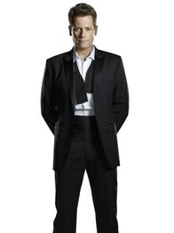 Ringer – (1. Staffel) - Das seltsame Verhalten seiner Frau lässt Andrew Martin (Ioan Gruffudd) stutzig werden ...