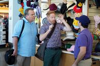 Modern Family – Eric Stonestreet (Cameron Tucker), Jesse Tyler Ferguson (Mitchell Pritchett).
