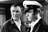 Zur See – Günter Naumann (Chief Paul Weyer) (li), Wilfried Pucher (Chief Mate) (re) Neunteilige Fernsehserie DDR 1977