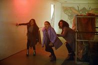 Charmed – v.l.n.r.) Mel Vera (Melonie Diaz); Maggie Vera (Sarah Jeffery); Macy Vaughn (Madeleine Mantock)