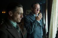 Babylon Berlin – Gereon Rath (Volker Bruch) und August Benda (Matthias Brandt, re.) vermuten, dass es Verräter in den eigenen Reihen gibt