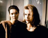 Tatort – v.li.: Lena Odenthal (Ulrike Folkerts,li.) und Vicky (Nele Müller-Stöfen).