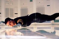 Mission: Impossible – Dem Top-Agenten Ethan Hunt (Tom Cruise) gelingt es, bis in den Hochsicherheitsraum des Zentralcomputers im CIA-Hauptquartier in Langley zu gelangen ...