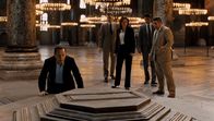 Inferno – L-R: Robert Langdon (Tom Hanks), Richard (Jon Donahue), Elizabeth Sinskey (Sidse Babett Knudsen), Harry Sims (Irrfan Khan), Mirsat (Mehmet Ergen)