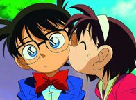 Detektiv Conan – Weil Ayumi (r.) oft in Gefahr gerät und Conan (l.) sie aber immer wieder rettet, ist sie in ihren Helden verliebt ...