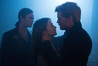 Fallen - Engelsnacht – L-R: Cam (Harrison Gilbertson); Luce (Addison Timlin); Daniel (Jeremy Irvine)