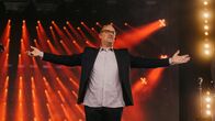 SWR3 Comedy Festival – SWR3 Comedy-Chef Andreas Müller wird Uhr mit seiner Solo-Show und einem einstündigen Gag-Feuerwerk das Festival eröffnen.