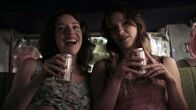 Sant Martí – L-R: Sandra (Olga Bernardo), Laia (Anna Ferran)