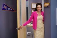 Speechless – Kann nicht fassen, was Maya gemacht hat: Dr. Miller (Marin Hinkle) ...