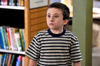The Middle – Während Brick (Atticus Shaffer) um die Versetzung kämpfen muss, soll Axl angeblich intelligenter sein als zunächst angenommen ...