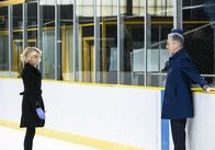 Instinct – Lizzie Needham (Bojana Novakovic, l.); Dr. Dylan Reinhart (Alan Cumming, r.)