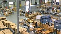 Giant Hubs – Die meisten Sendungen starten ihre Reise in einem Warenlagerhaus. Von dort aus geht es mithilfe des Lieferdienstes weiter zum Drehkreuz in Louisville.