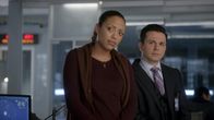 Bull – (v.l.n.r.) Danny James (Jaime Lee Kirchner); Benny Colón (Freddy Rodríguez)