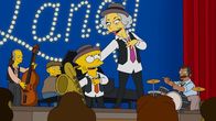 Die Simpsons – Damit Homer seine Wettschulden nicht zurückbezahlen muss, verlangt Broadway-Legende Laney Fontaine (r.), dass Lisa (l.) mit ihr auf Tour geht ...