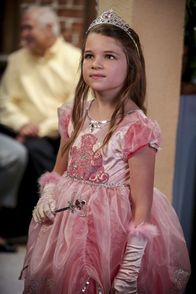 Young Sheldon – Raegan Revord (Missy Cooper).